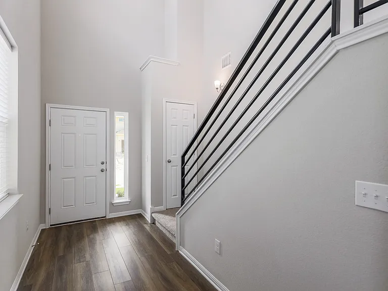 10702 Sentinel Dr — Photo 12