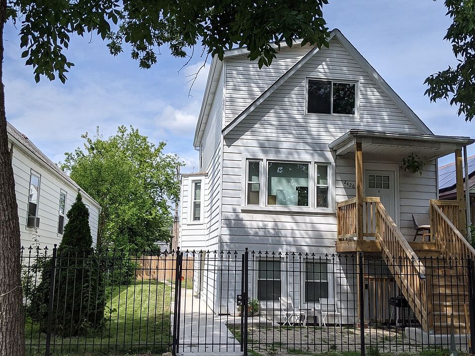 1st image of 2426 N Luna Ave