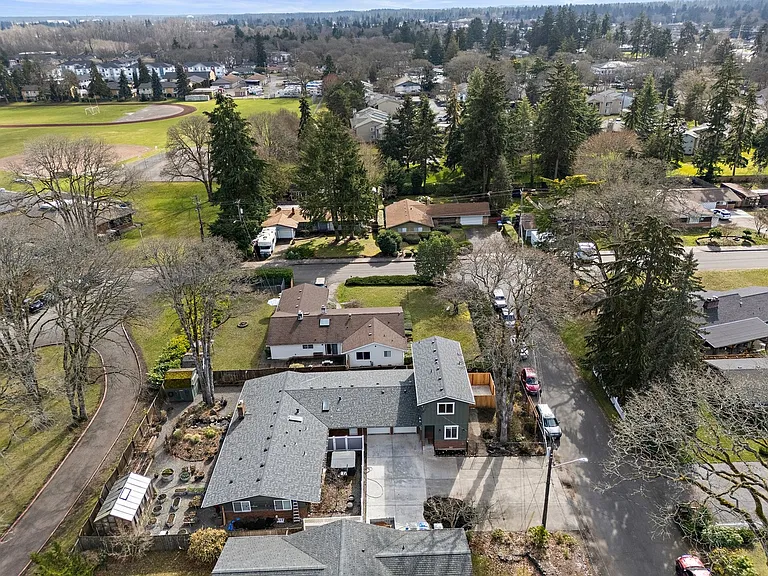 8511 Woodlawn Ave SW — Photo 30