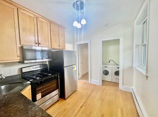 7027 N Damen Ave APT 2, Chicago, IL 60645