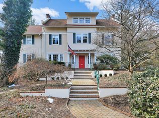 12 Carleon Ave, Larchmont, NY 10538