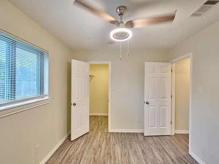 2510 Greenbriar Dr — Photo 13