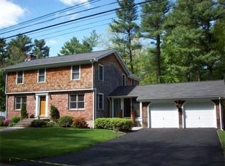 5 Picardy Ln, Dover, MA 02030