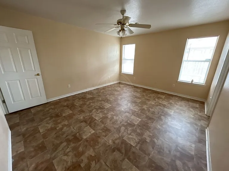 2707 Casey Dr — Photo 7