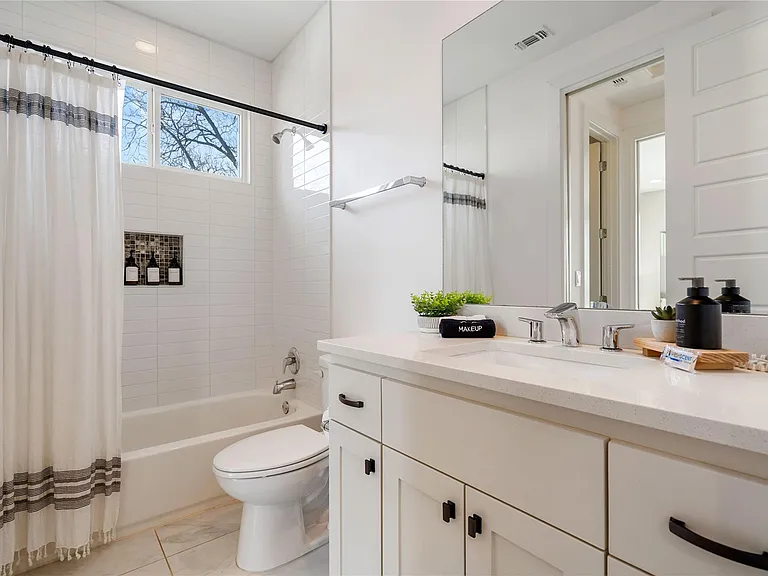 1126 Linden St #1 — Photo 19