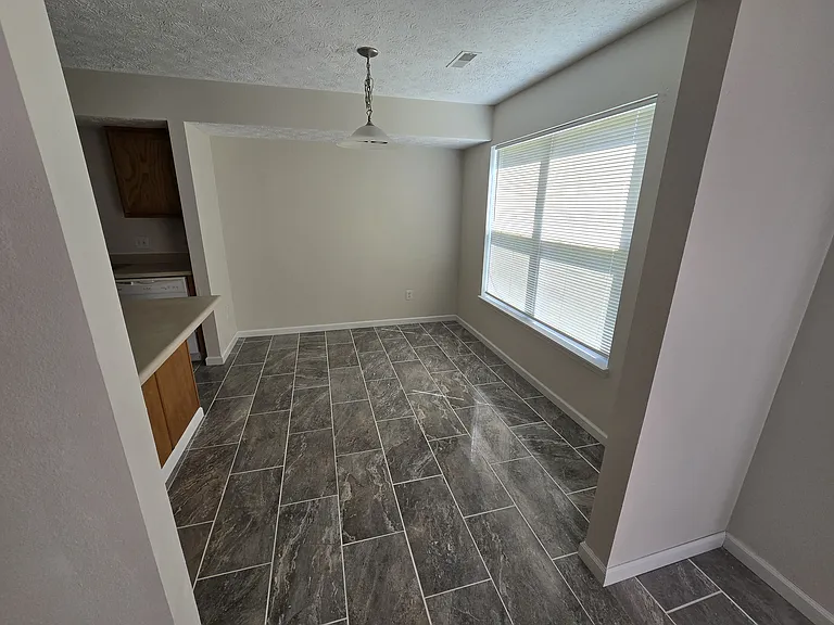 3327 Edison Dr — Photo 5