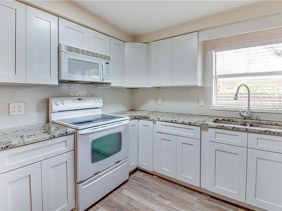 5th image of 3725 E Kaley Ave