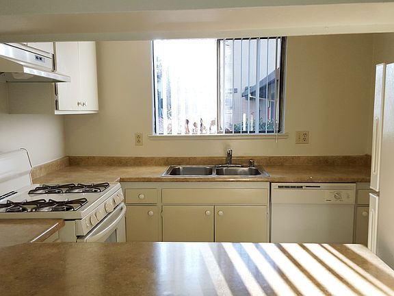 2nd image of 888 Foster City Blvd APT K2