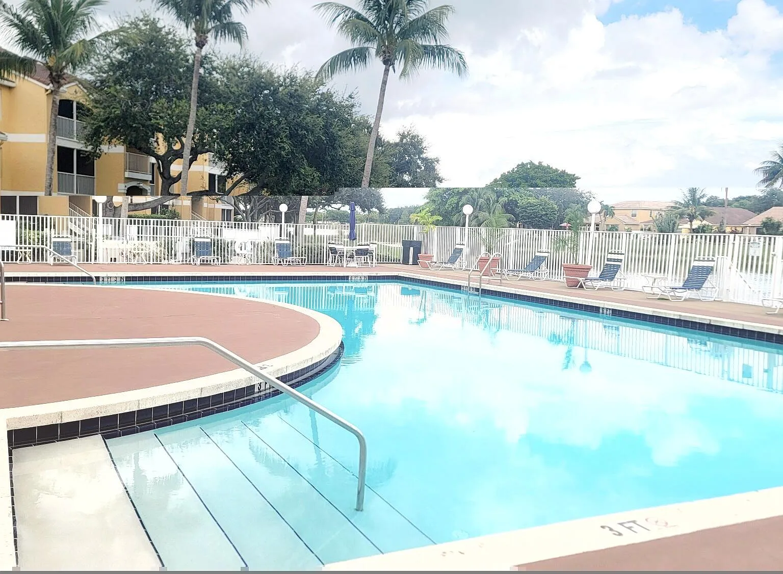 1 bed, 1.0 bath, 834 sqft, $1,800 — Photo 1