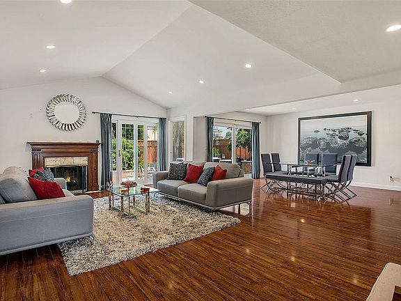 3rd image of 2638 Briarwood Dr