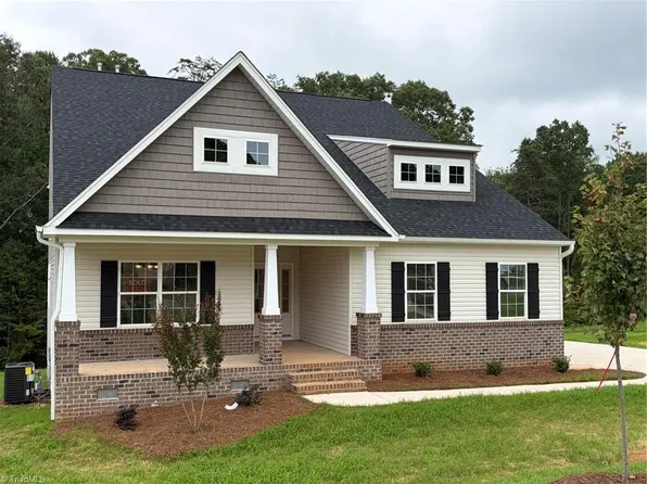 5112 Logos Dr #16, Stokesdale, NC 27357