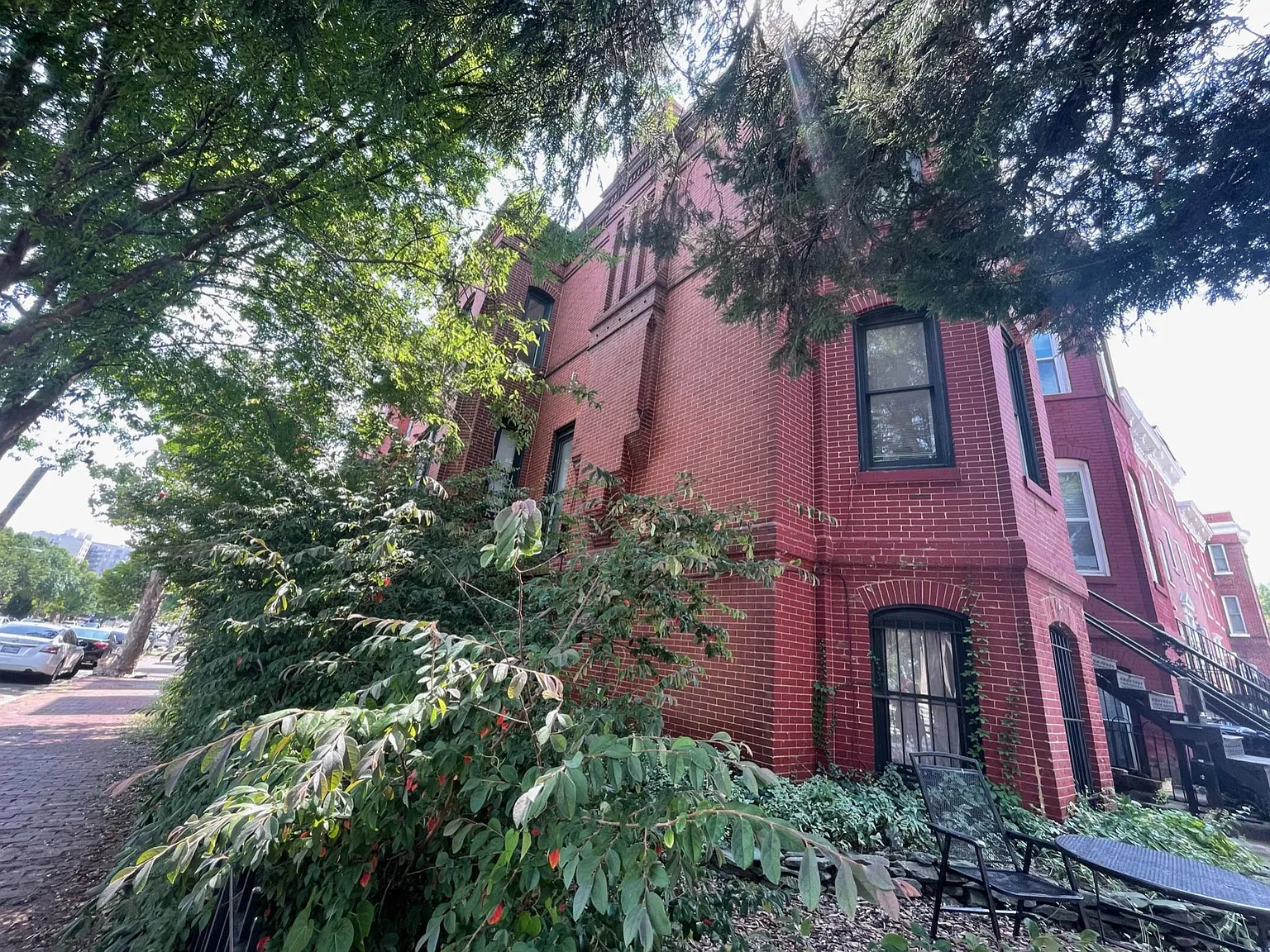 2 bed, 800 sqft, $2,600 — Photo 2