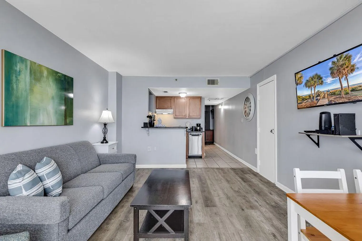 1 bed, 1.0 bath, 699 sqft, $2,296 — Photo 1
