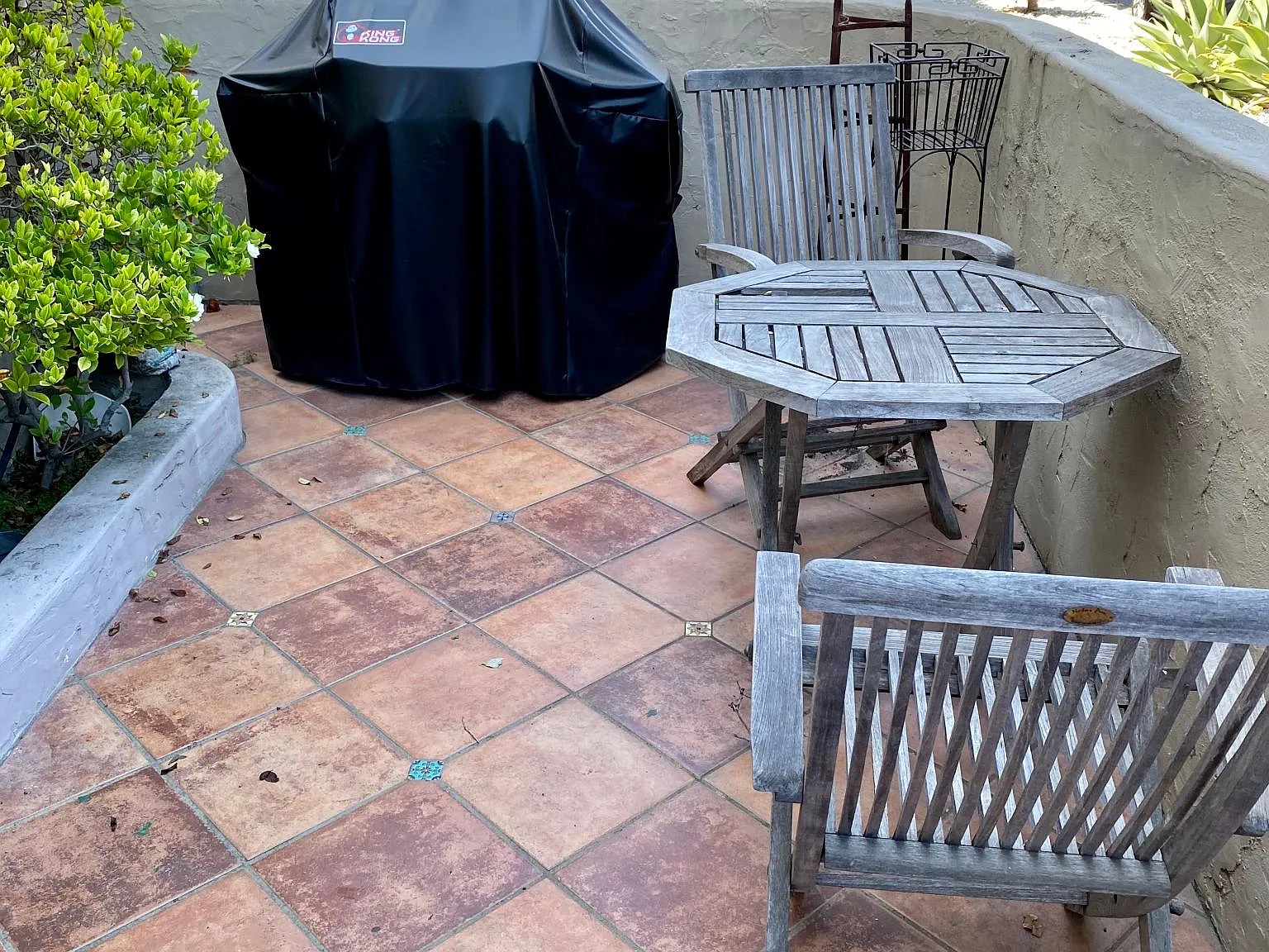 353 N Curson Ave — Photo 3