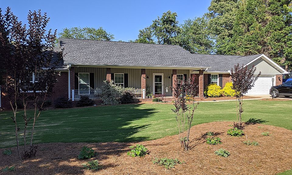 1st image of 124 Barecky Dr