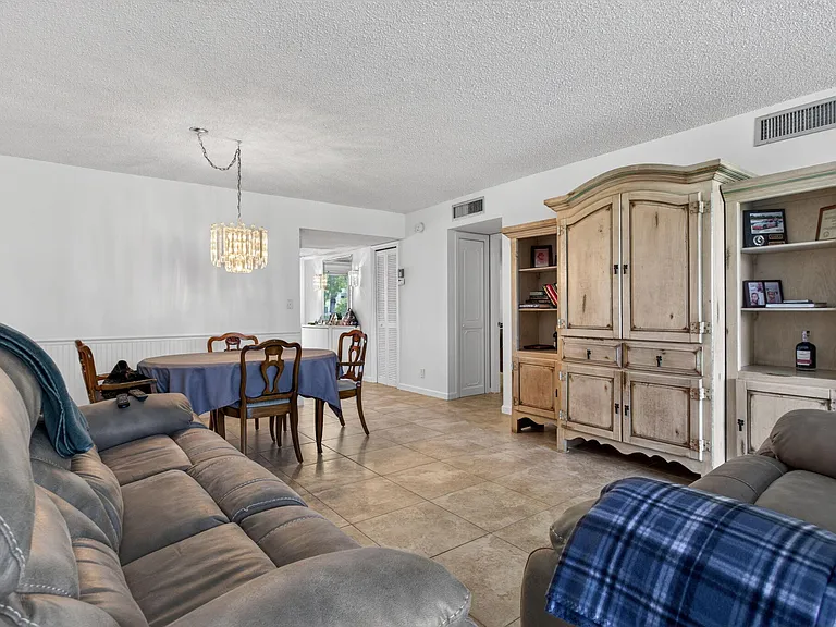 3150 NE 48th Ct #104 — Photo 22