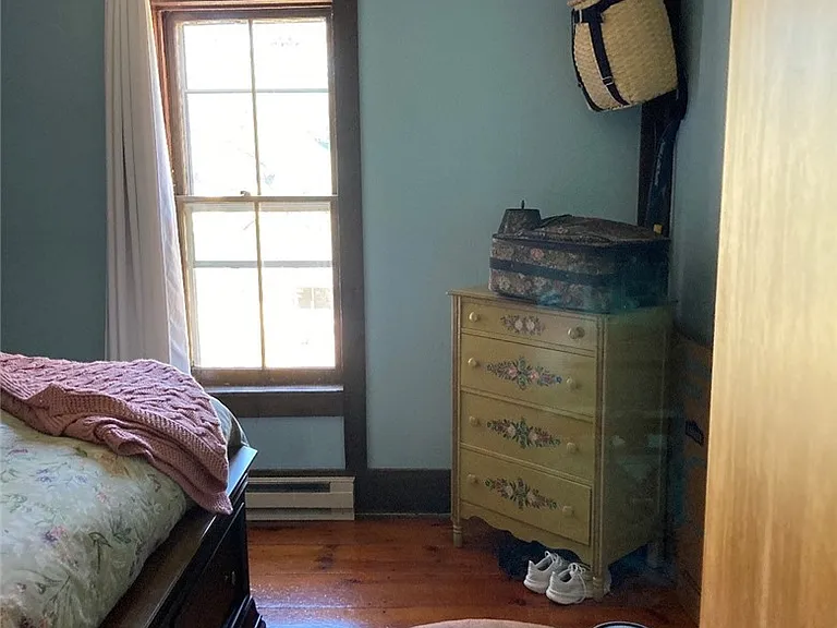 19 Chestnut St — Photo 4
