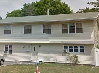 275 Riddle St, Brentwood, NY 11717