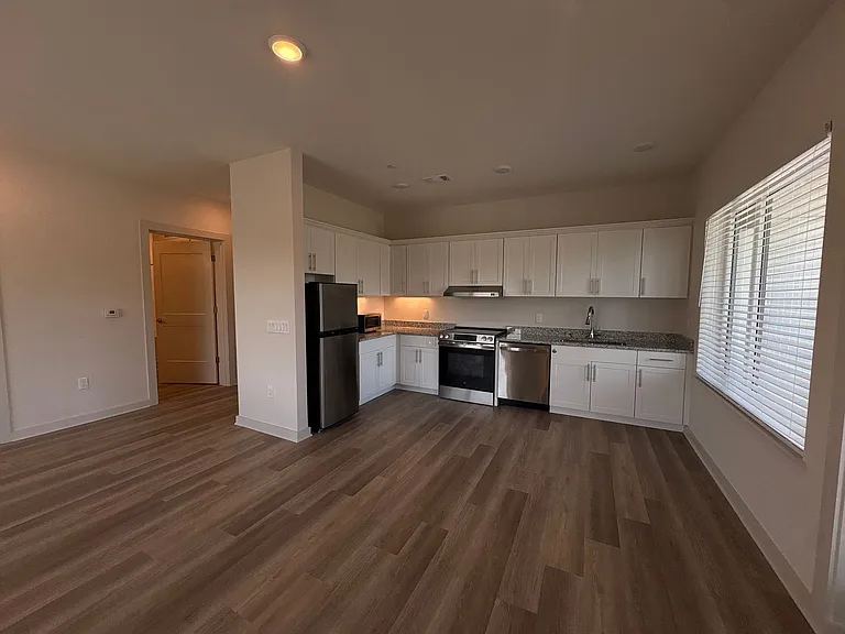 Flats at Southside Gardens — Photo 19