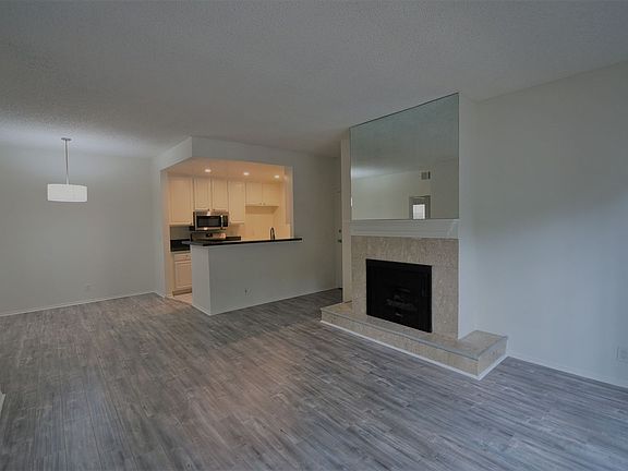 2nd image of 11594 Moorpark St APT 107