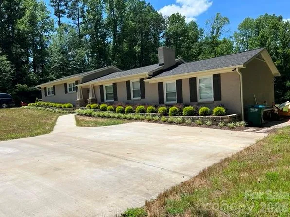903 N 8th St, Bessemer City, NC 28016