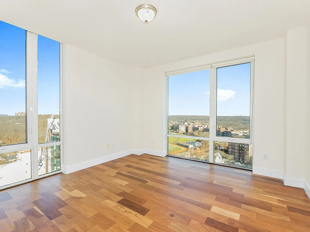 3620 Oxford Avenue — Photo 4