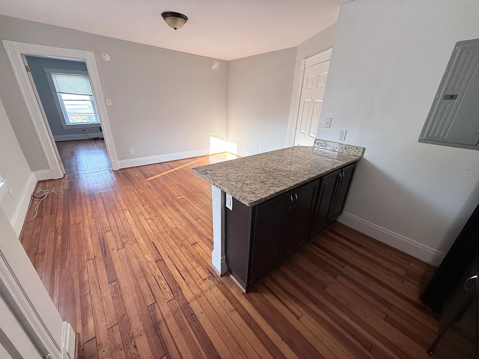 1 bed, 650 sqft, $1,225 — Photo 2