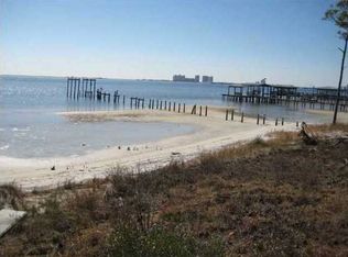 1901 Herons Nest Dr, Navarre, FL 32566