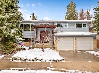3316 W 24th St NW, Calgary, AB T2M 3Z7