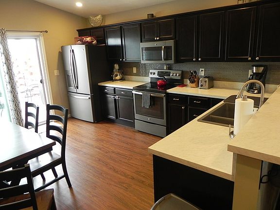 3rd image of 4241 Yarrow Dr