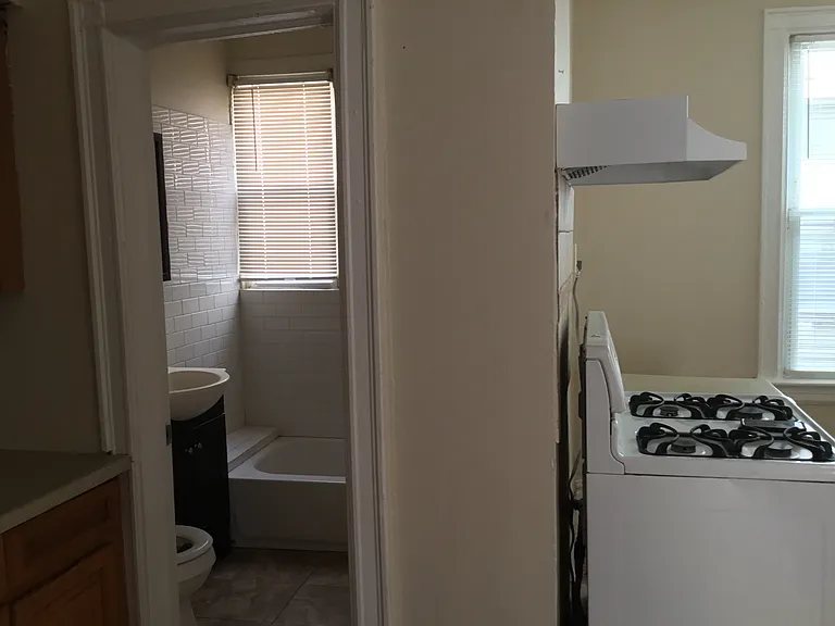 17 Van Nostrand Ave #3 — Photo 2