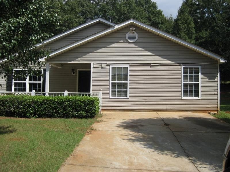 2nd image of 125 Melrose Ln