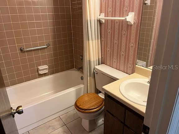 4th image of 3326 NW 51st Ter #3326