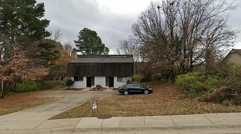 1305 E Township St — Photo 1
