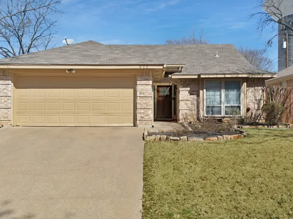 432 Caviness Dr, Grapevine, TX 76051
