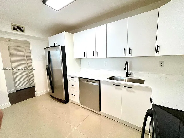 19390 Collins Ave #316 — Photo 18
