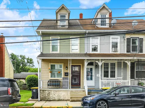 62 E High St, Womelsdorf, PA 19567