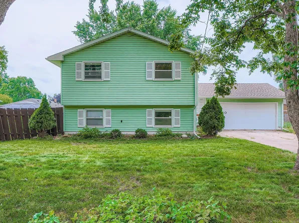 1340 Ripley Ave E, Maplewood, MN 55109