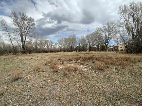 4th image of 950 W Denver Avenue