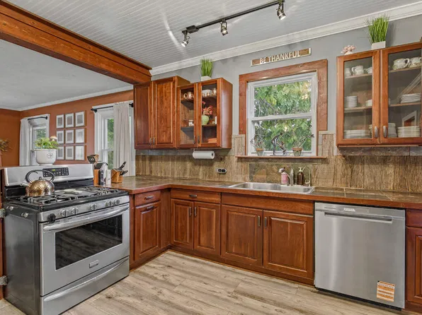 566 Mason Rd, Taylor Mill, KY 41015