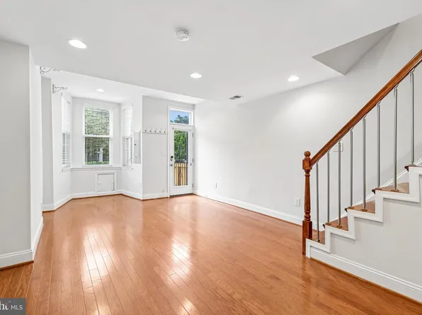 813 12th St NE, Washington, DC 20002
