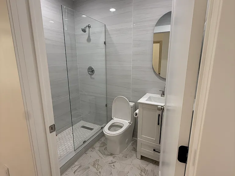 7418 Farmdale Ave — Photo 11
