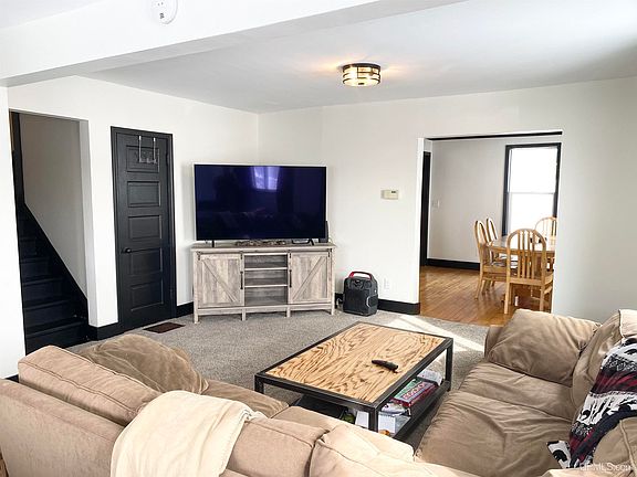5th image of 1105 Cottage Row