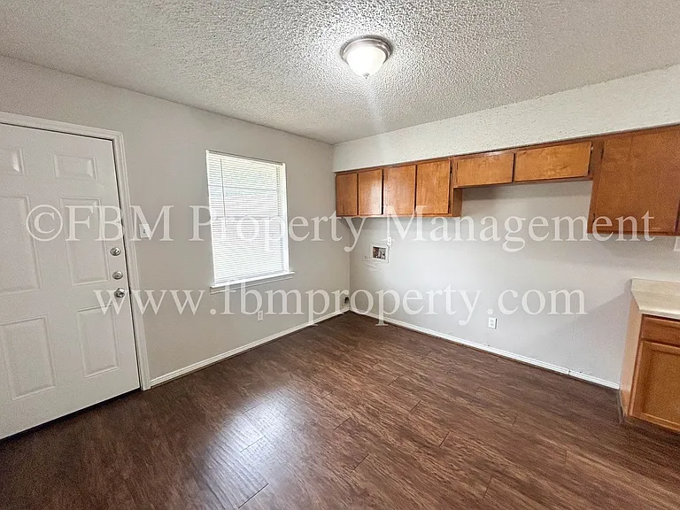 1603 S Hall St #A — Photo 7
