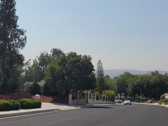 5th image of 19554 Vista Hermosa Dr