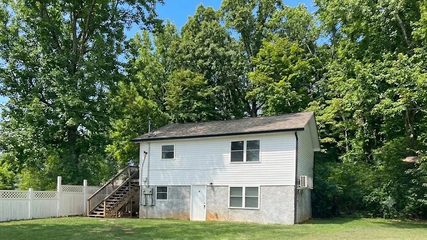 Water Included! 2BD/1BA Duplex — Photo 1