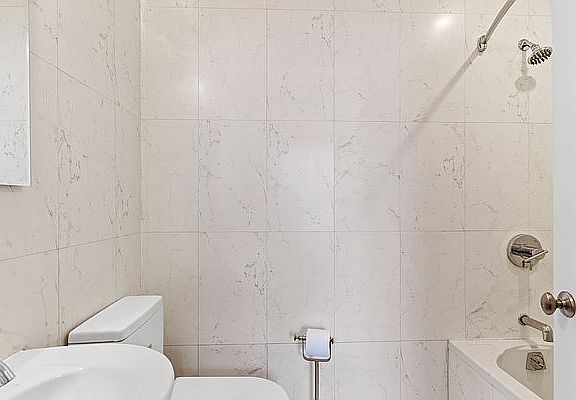 5th image of 553 Lenox Ave #4C