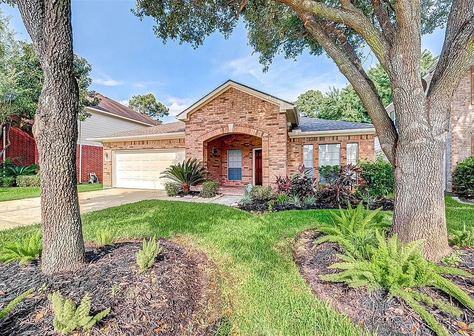 Welcome Home to this Beautifully Updated One Story Home.