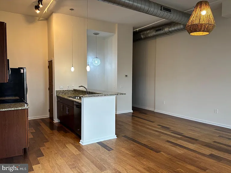 926 N 3rd St #3D — Photo 7
