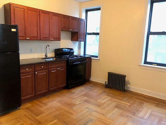 5th image of 18 E 21st St APT B6